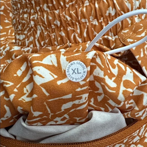 Lululemon Pool Short 7” (Crunch Max Lemon Sorbet Autumn Orange) XL - Picture 7 of 8